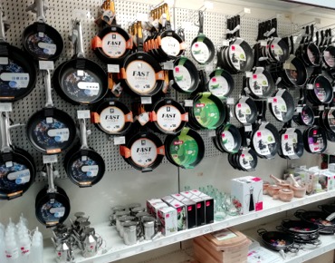 Menaje  sartenes Ferretería VICTOR DELGADO en Haro